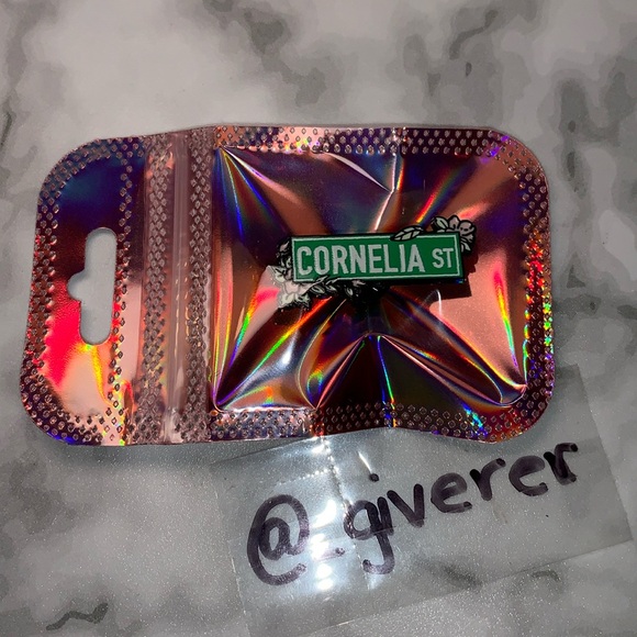 CORNELIA STREET SIGN PIN TAYLOR SWIFT PIN - Picture 4 of 9